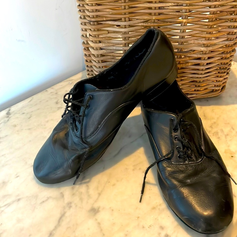 Capezio Men’s Black Leather Jazz Shoe US11